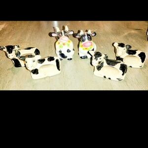 Source Unknown Black and White Cow Figurines